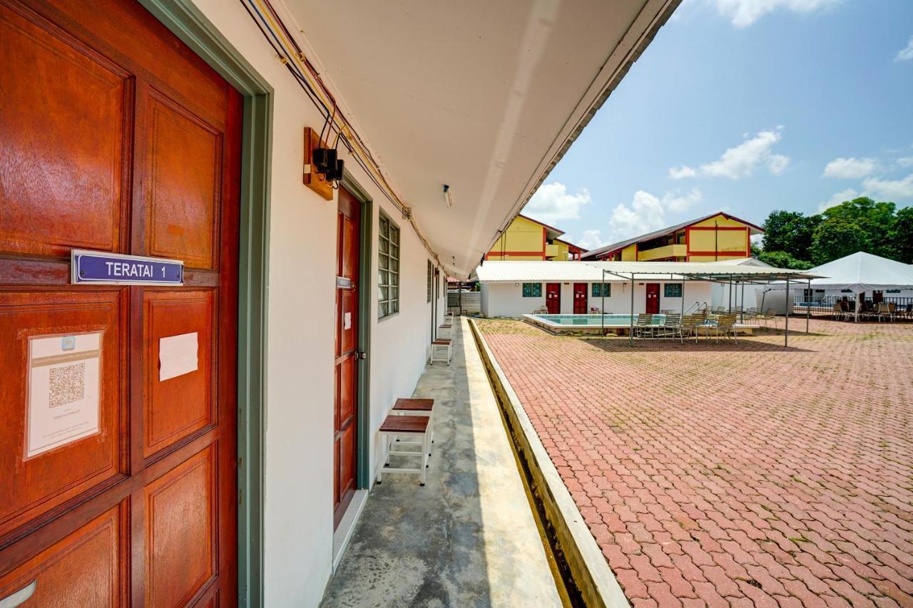 Hotel Capital O 90423 Teratai Chalet Kampong Raja Exteriér fotografie