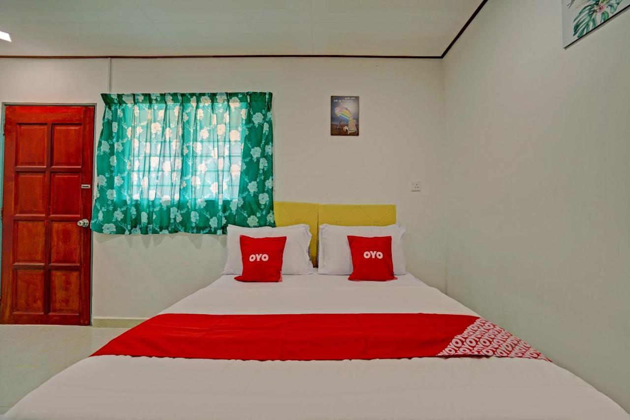Hotel Capital O 90423 Teratai Chalet Kampong Raja Exteriér fotografie