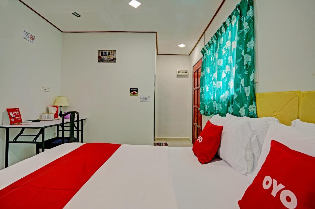 Hotel Capital O 90423 Teratai Chalet Kampong Raja Exteriér fotografie